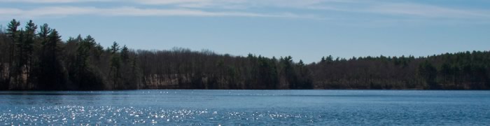 walden-pond.jpg - 22.97 kB 